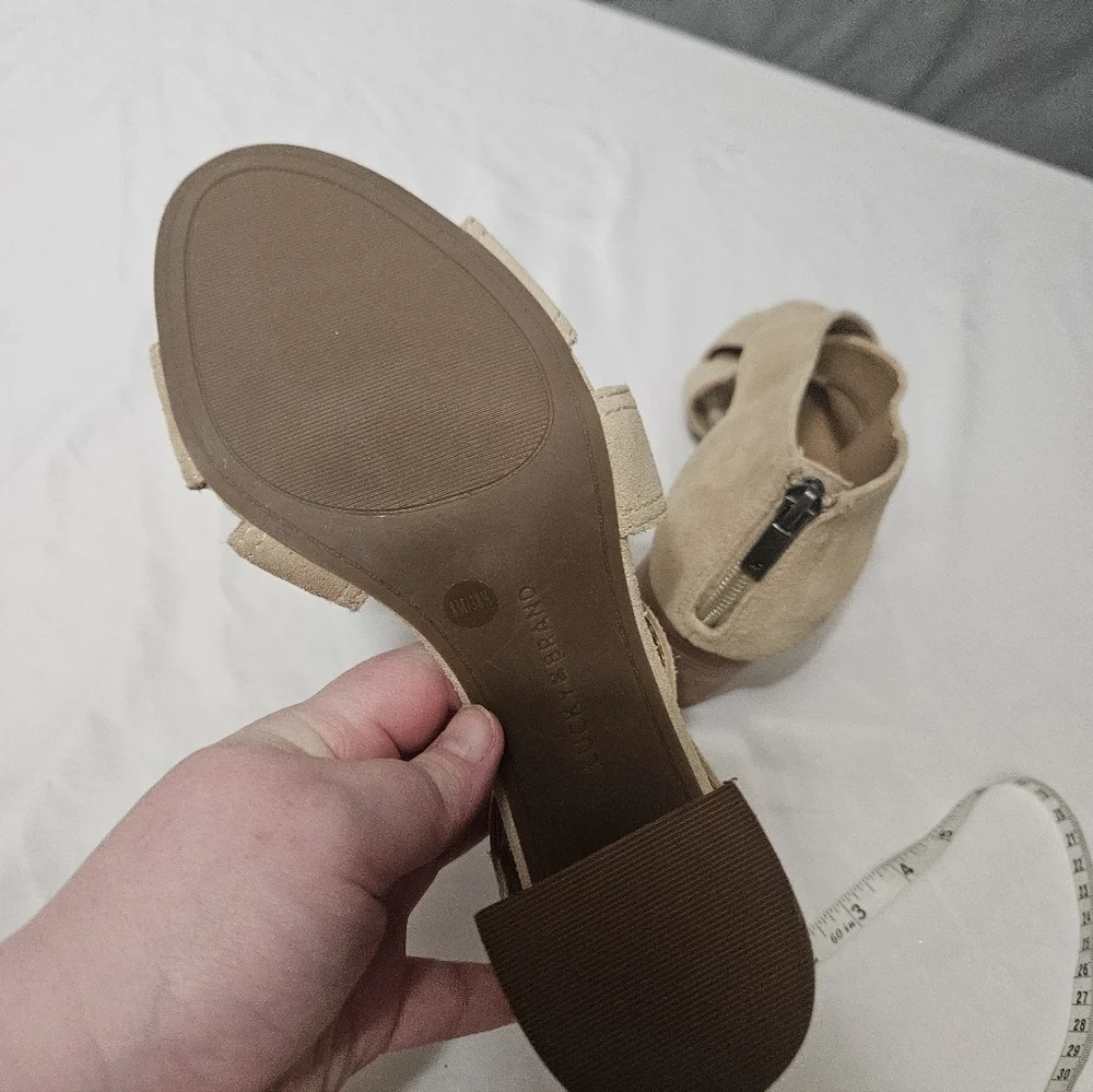 Lucky Brand Vidva Block Heel Preppy Zip Back Heeled Strappy Sandal Size 8.5 - Picture 6 of 8